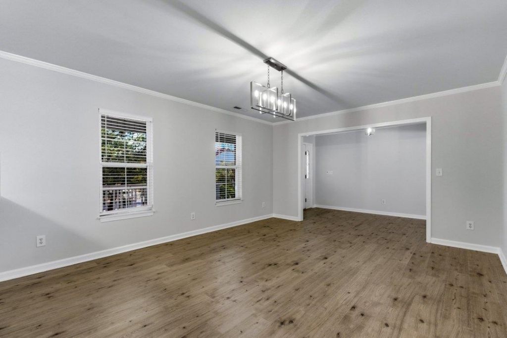 501 Hillside Dr. N  Photo 8