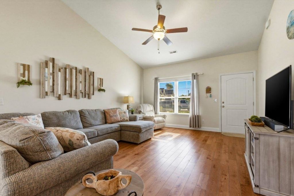 289 Cabo Loop Photo 4