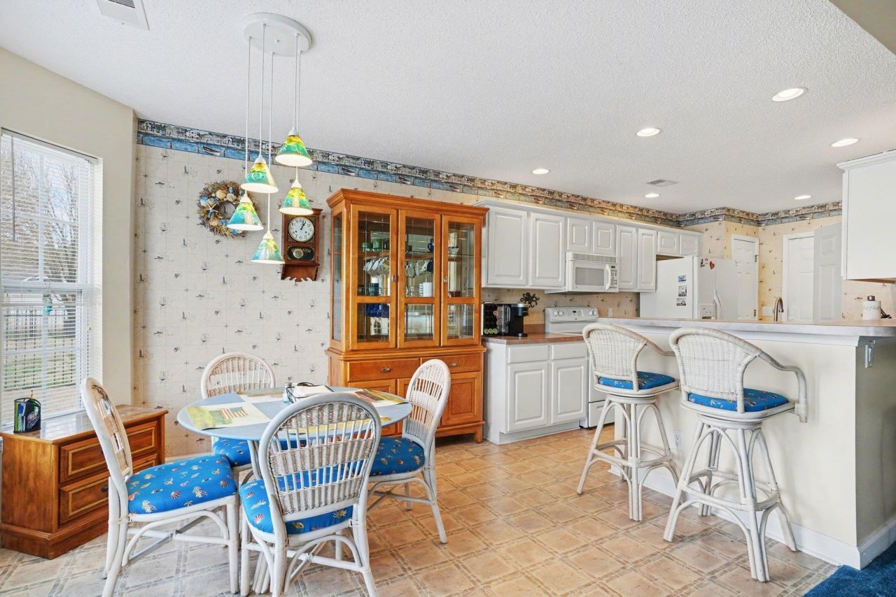 504 Whitebark St. Photo 10