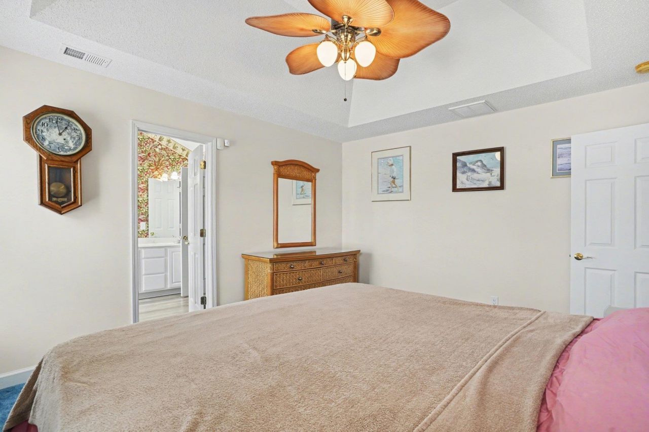 504 Whitebark St. Photo 17