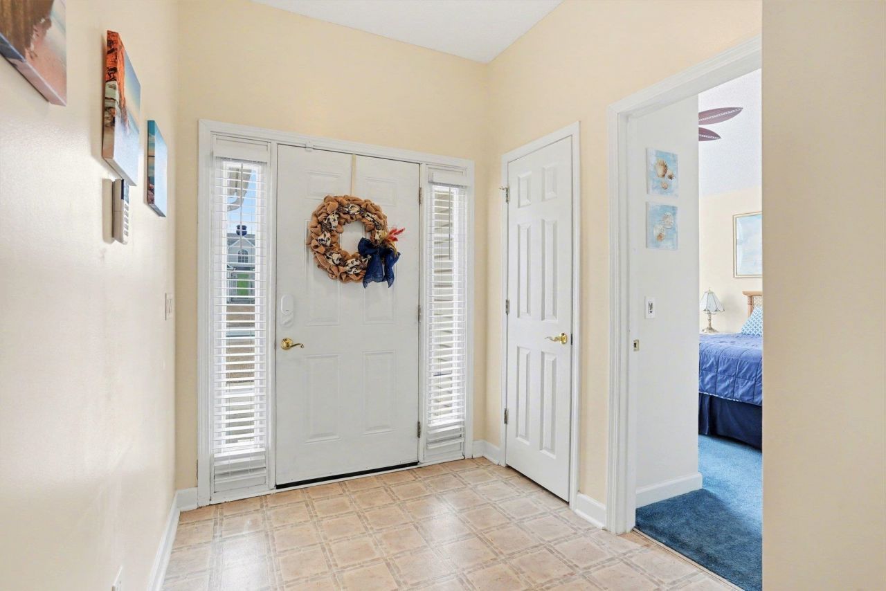 504 Whitebark St. Photo 4