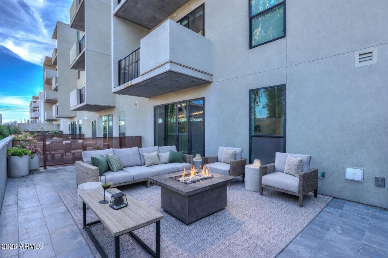 2300 E CAMPBELL Avenue Phoenix, AZ 85016