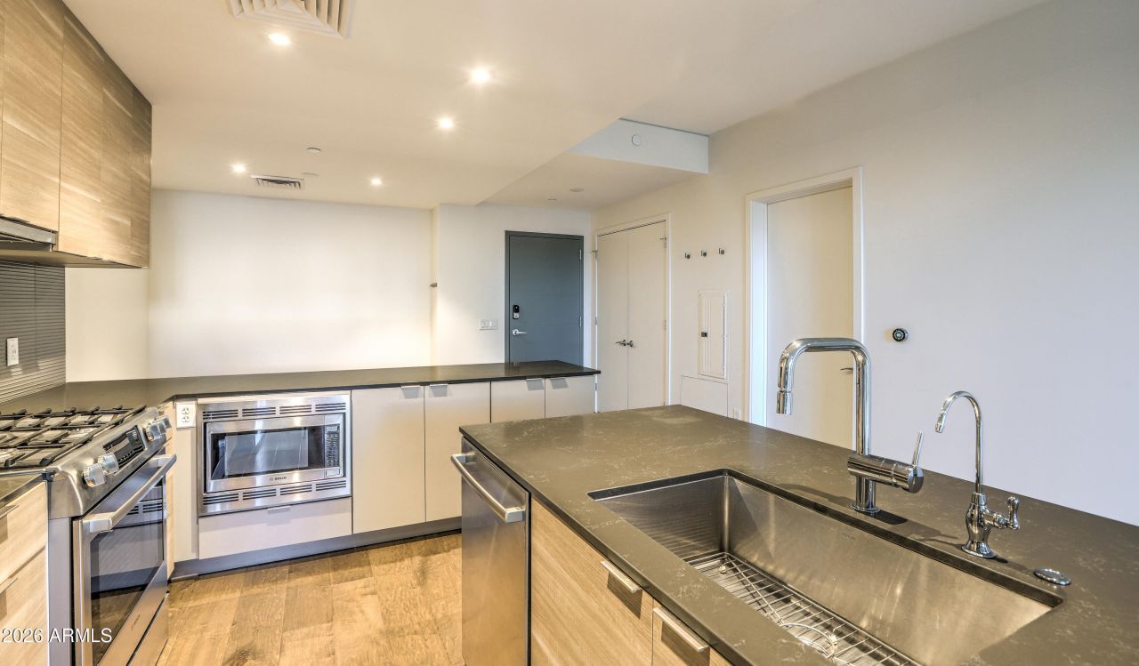 2300 E CAMPBELL Avenue Phoenix, AZ 85016