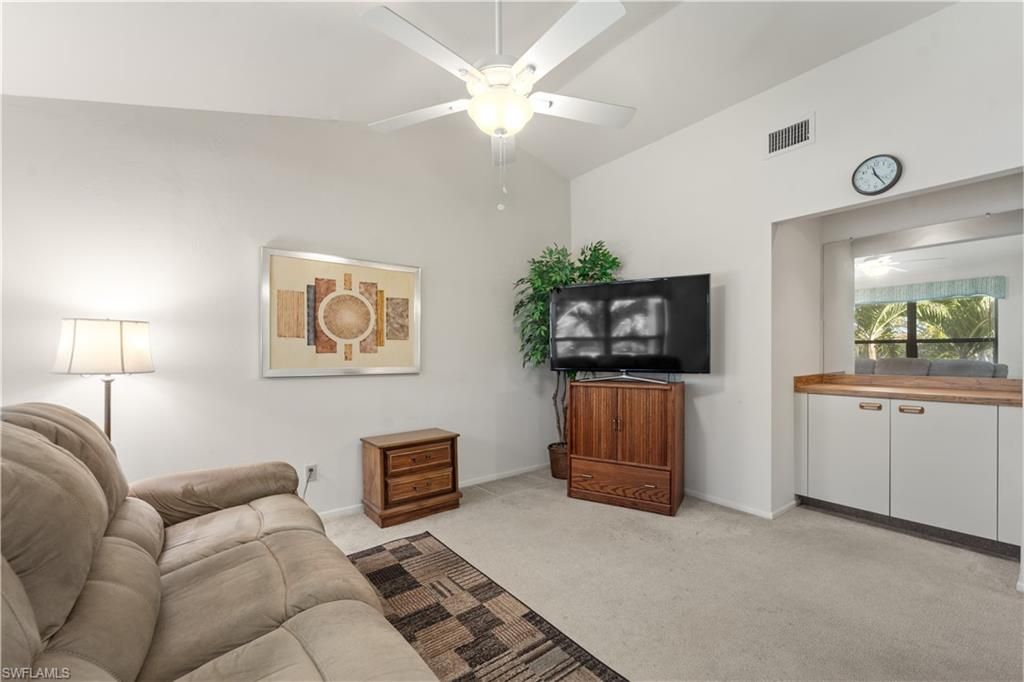 8340 Charter Club Cir, Unit 9, Fort Myers, FL 33919 Photo