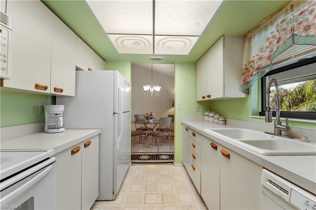 8340 Charter Club Cir, Unit 9, Fort Myers, FL 33919 Photo