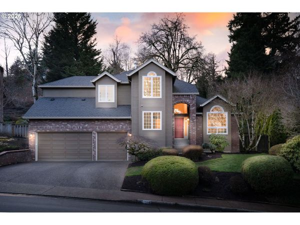 1339 STONEHAVEN DR, West Linn, OR 97068