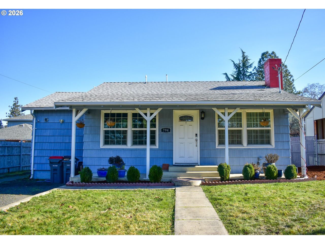 794 N Keene Way Dr, Medford, OR 97504 Main Photo