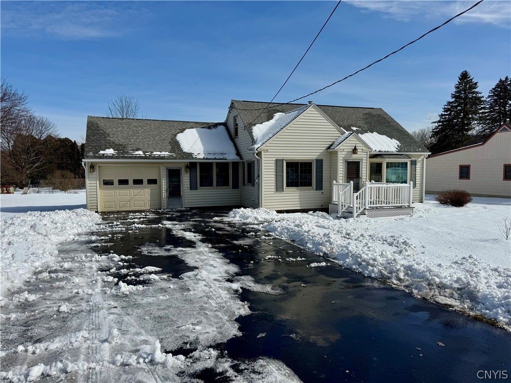 5291 Abbe Drive, Syracuse, NY 13219 Main Photo