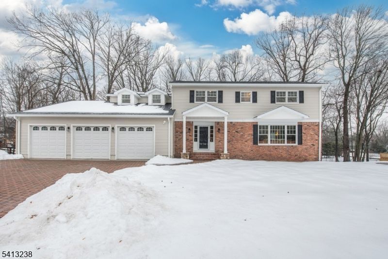 5 Pin Oak Rd, West Caldwell, NJ 07006 Main Photo