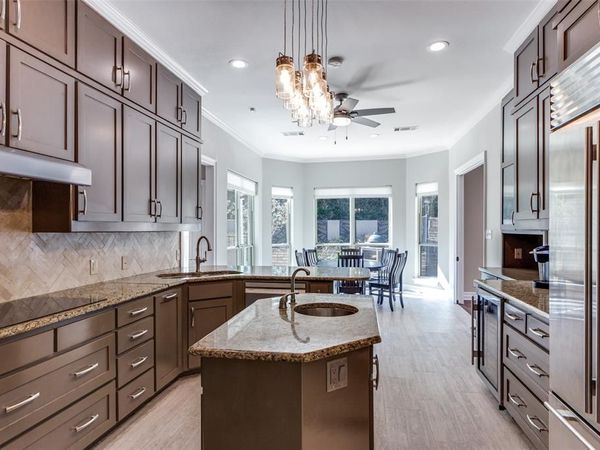 3720 Briarhaven Road, Fort Worth, TX 76109