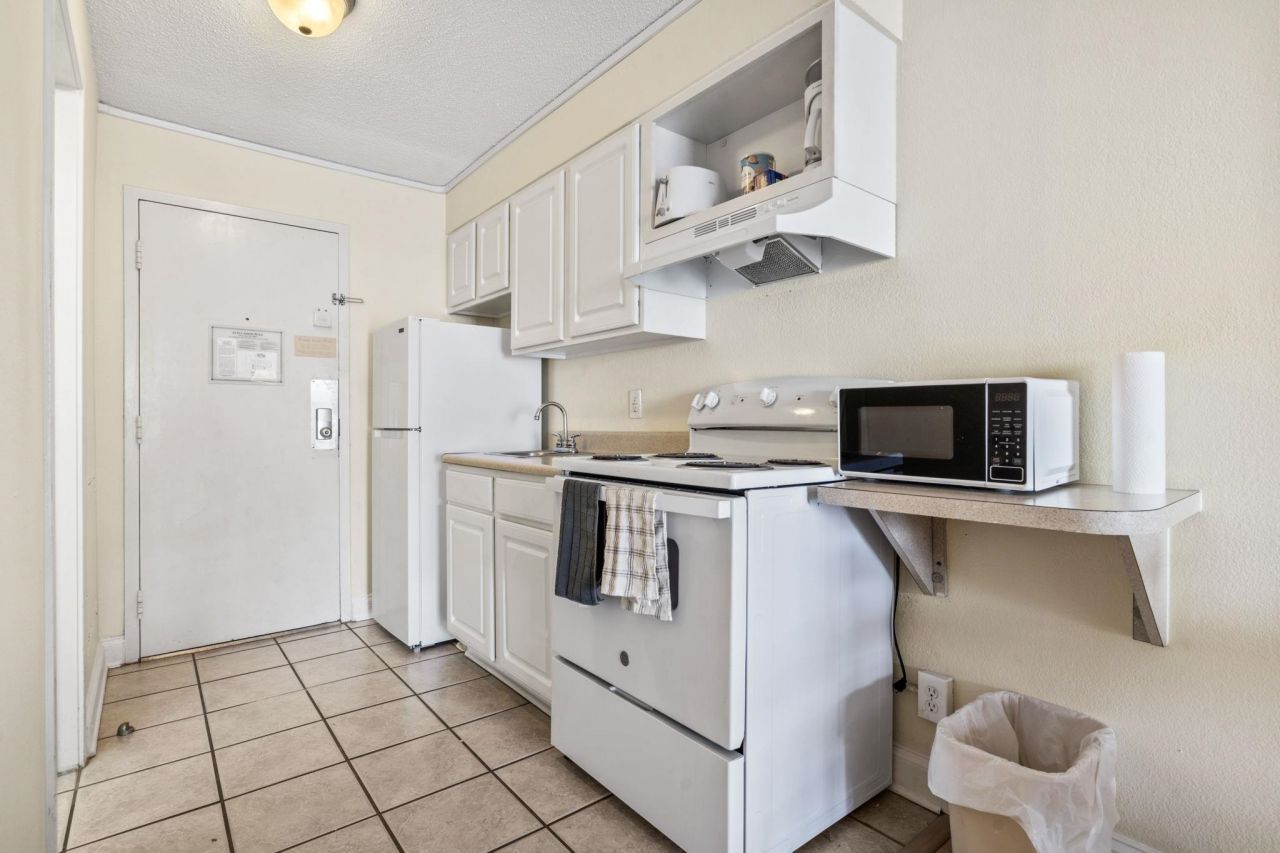 1207 S Ocean Blvd. Photo 10