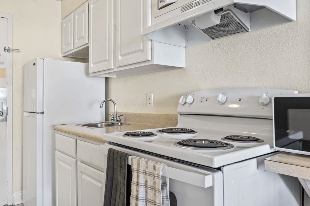 1207 S Ocean Blvd. Photo 11