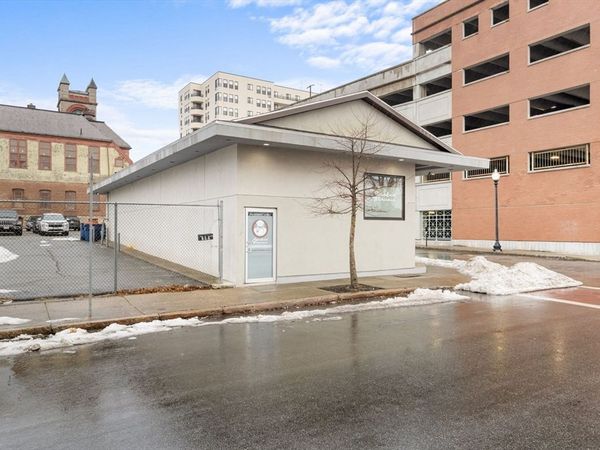 289 Acushnet Ave, New Bedford, MA 02740