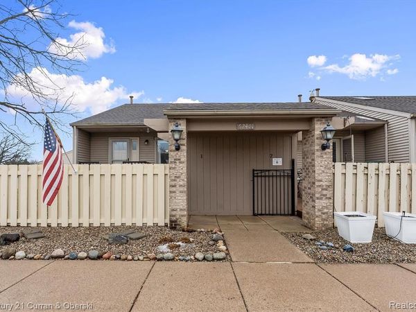 62401 Raleigh Court, South Lyon, MI 48178