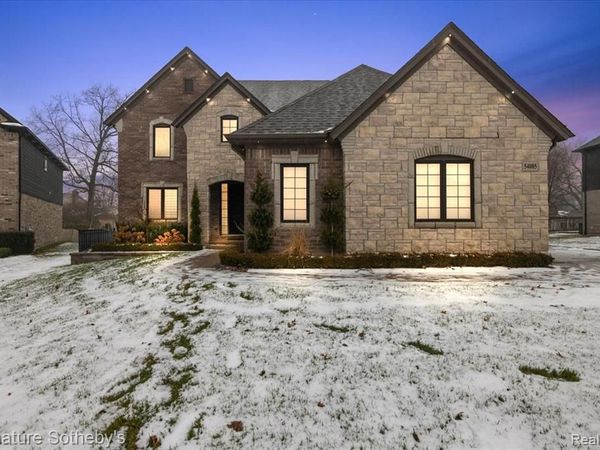 54085 Deadwood Lane, Shelby Twp, MI 48316