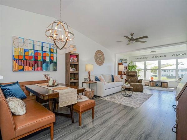 675 W Lake Jasmine Circle, Unit 206, Vero Beach, FL 32962