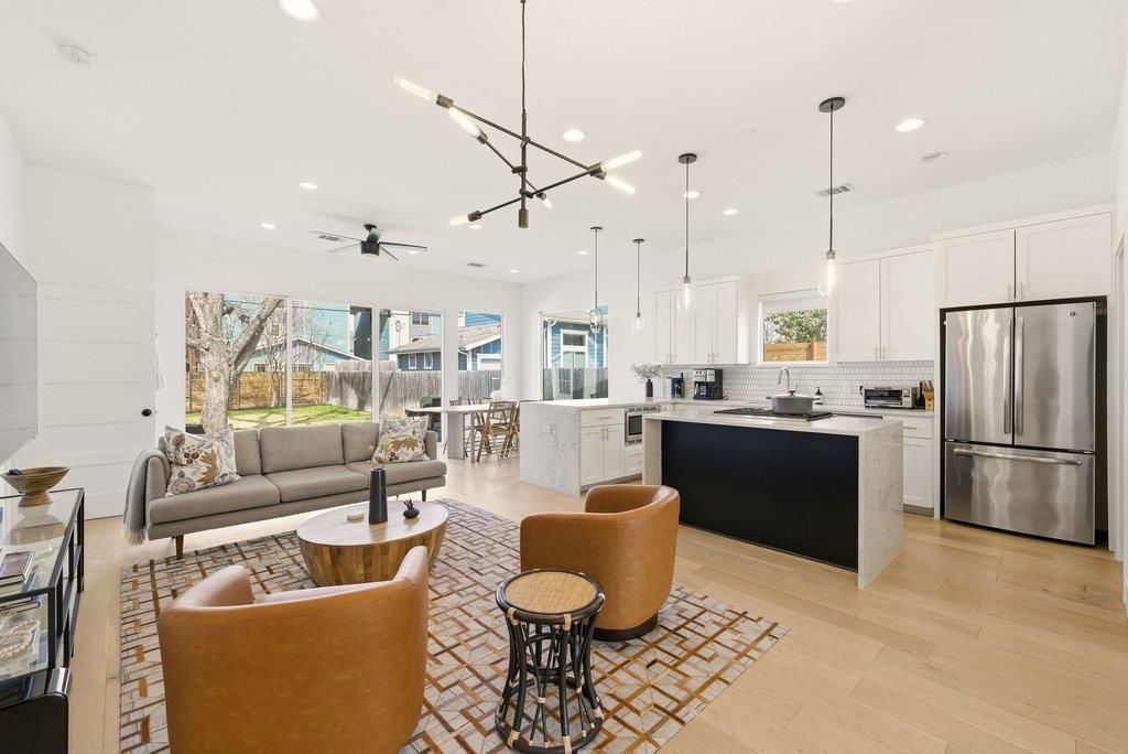 7804 Hardy Dr, Austin, TX 78757 Main Photo