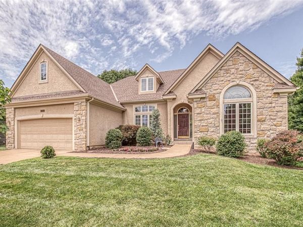 2704 W 137 Place, Leawood, KS 66224