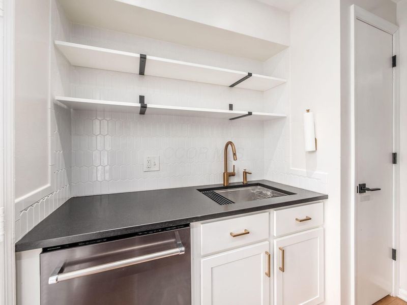 2824 Chateau Circle S, Unit 86, Columbus, OH 43221 Photo 14