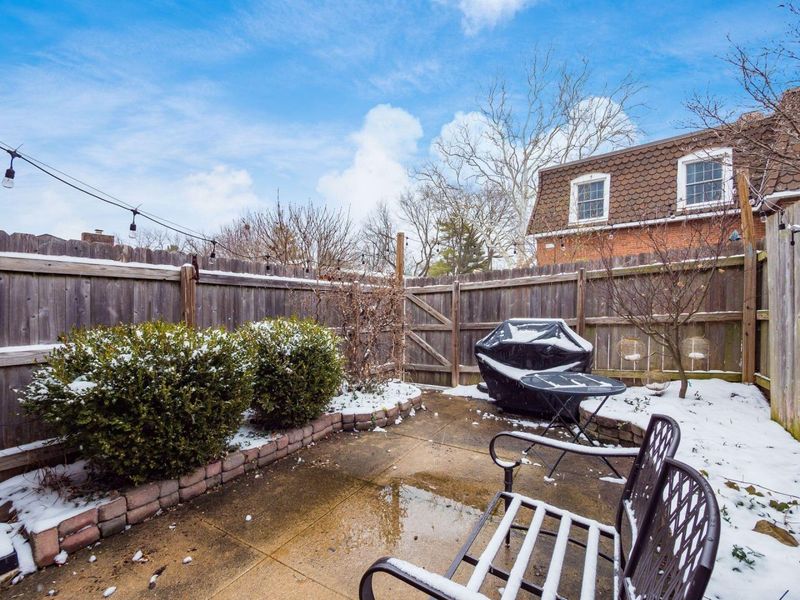 2824 Chateau Circle S, Unit 86, Columbus, OH 43221 Photo 34