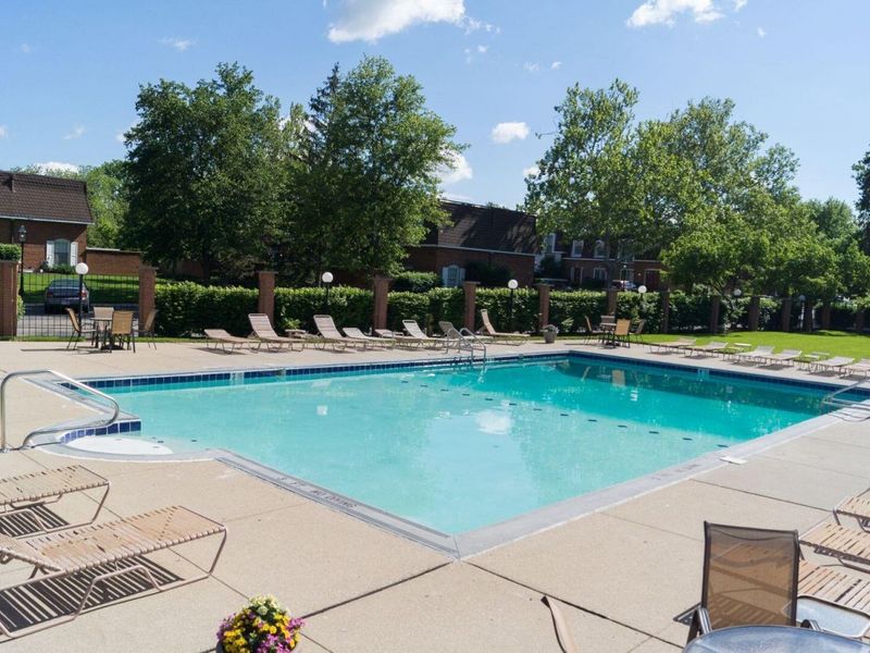 2824 Chateau Circle S, Unit 86, Columbus, OH 43221 Photo 37