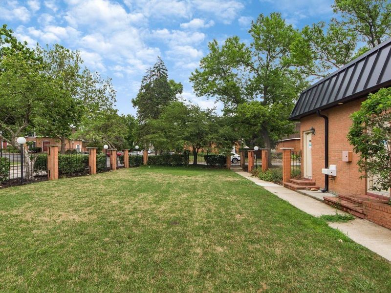 2824 Chateau Circle S, Unit 86, Columbus, OH 43221 Photo 39