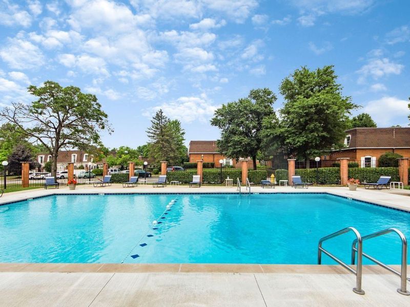 2824 Chateau Circle S, Unit 86, Columbus, OH 43221 Photo 46