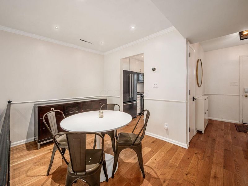 2824 Chateau Circle S, Unit 86, Columbus, OH 43221 Photo 8