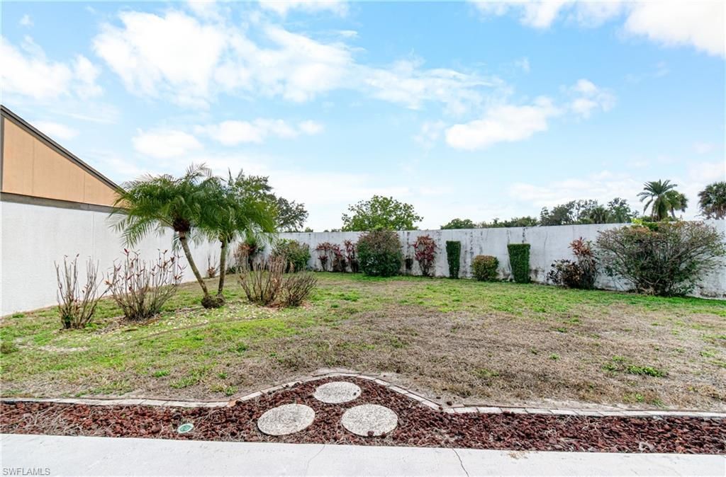 9777 Oakcrest Ct, Lehigh Acres, FL 33936 Photo