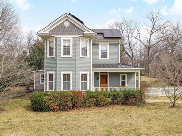 5834 SAINT GEORGE AVE, CROZET, VA 22932