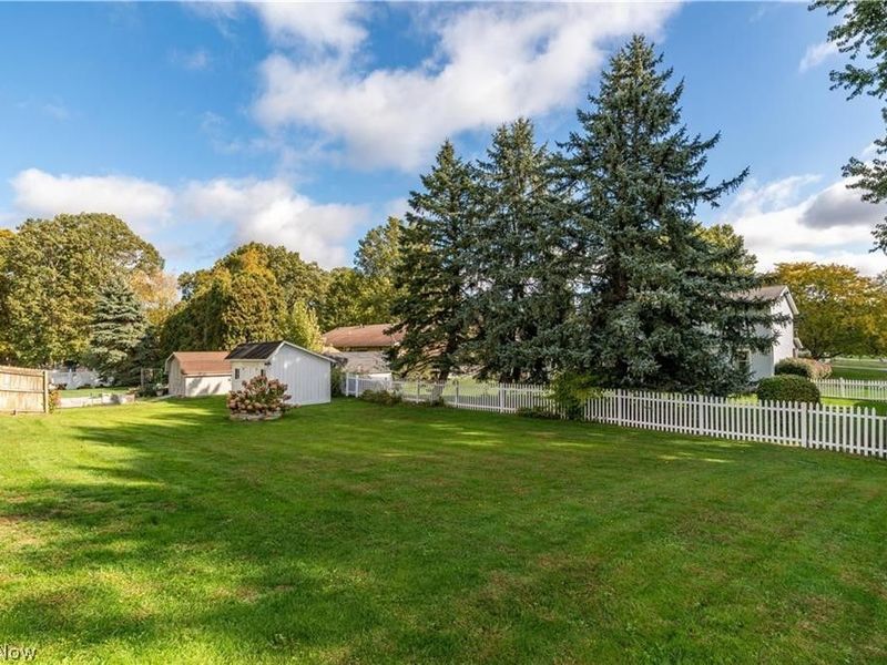 13152 Kaufman Avenue NW, Hartville, OH 44632 Photo 25