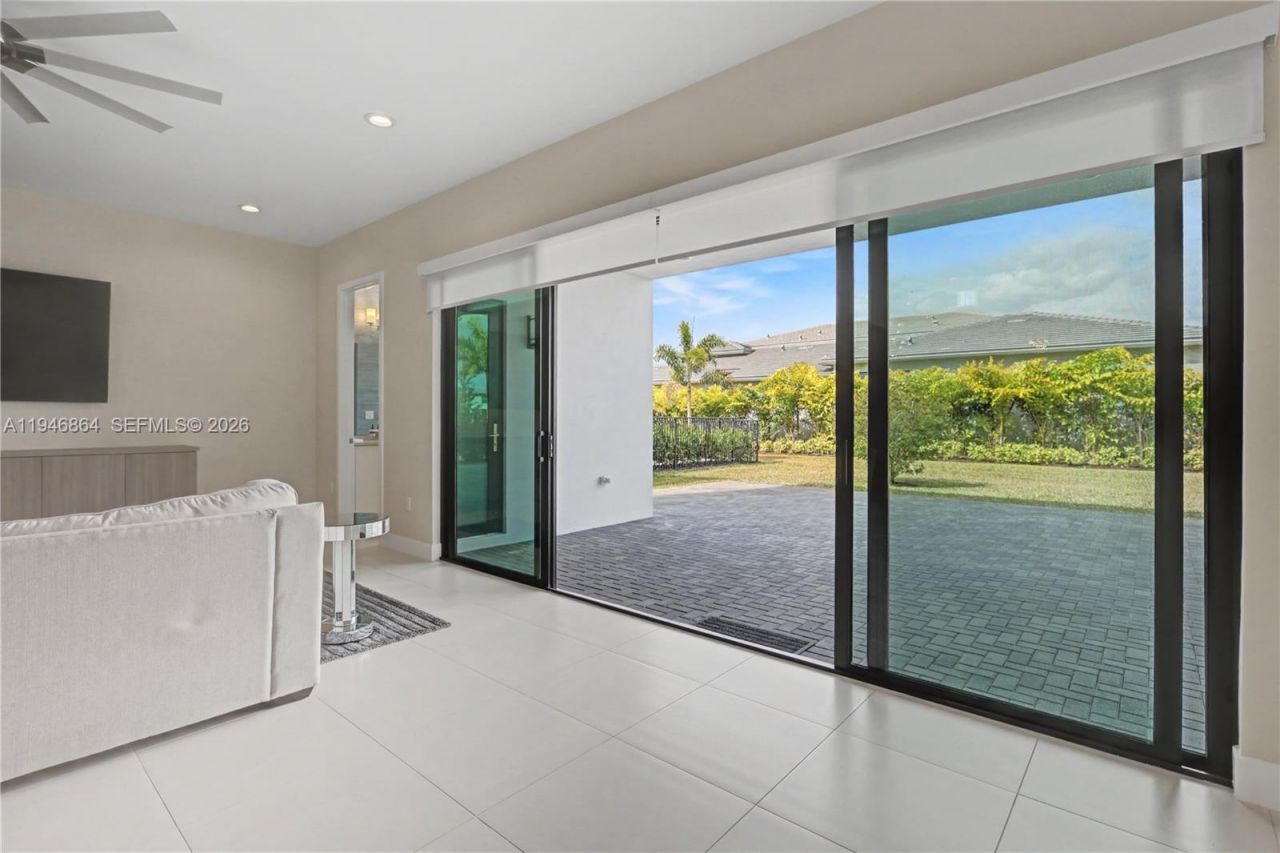 8371 Essex Country Club Dr, Boca Raton, FL 33434 Photo