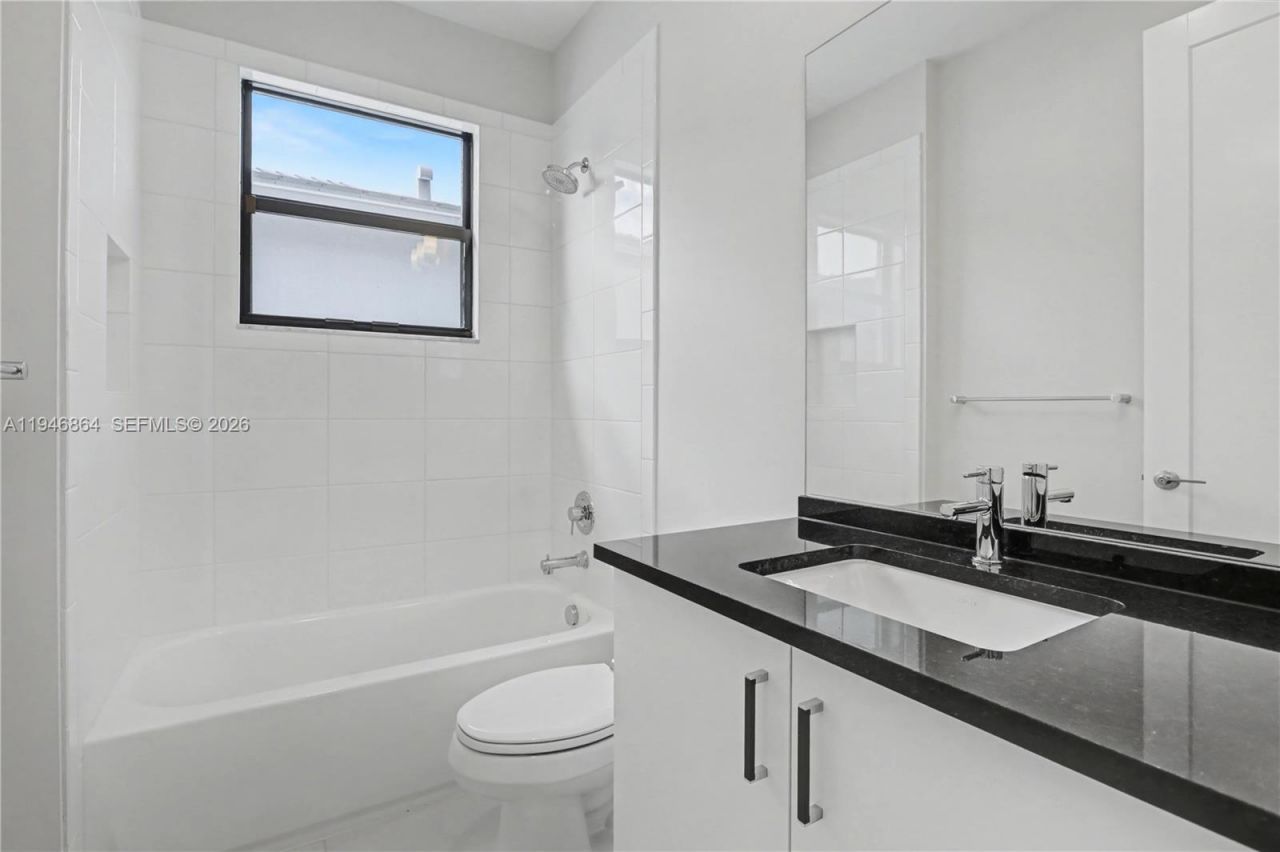 8371 Essex Country Club Dr, Boca Raton, FL 33434 Photo