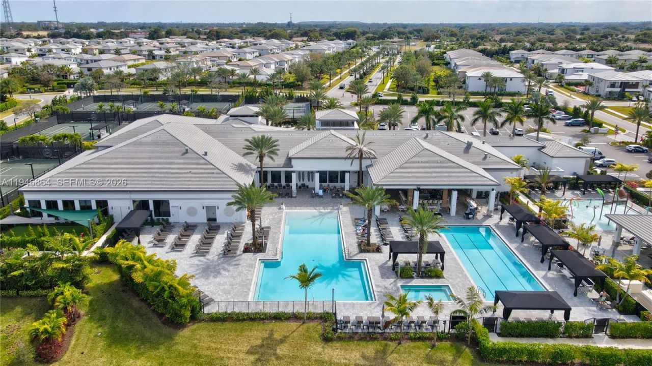 8371 Essex Country Club Dr, Boca Raton, FL 33434 Photo