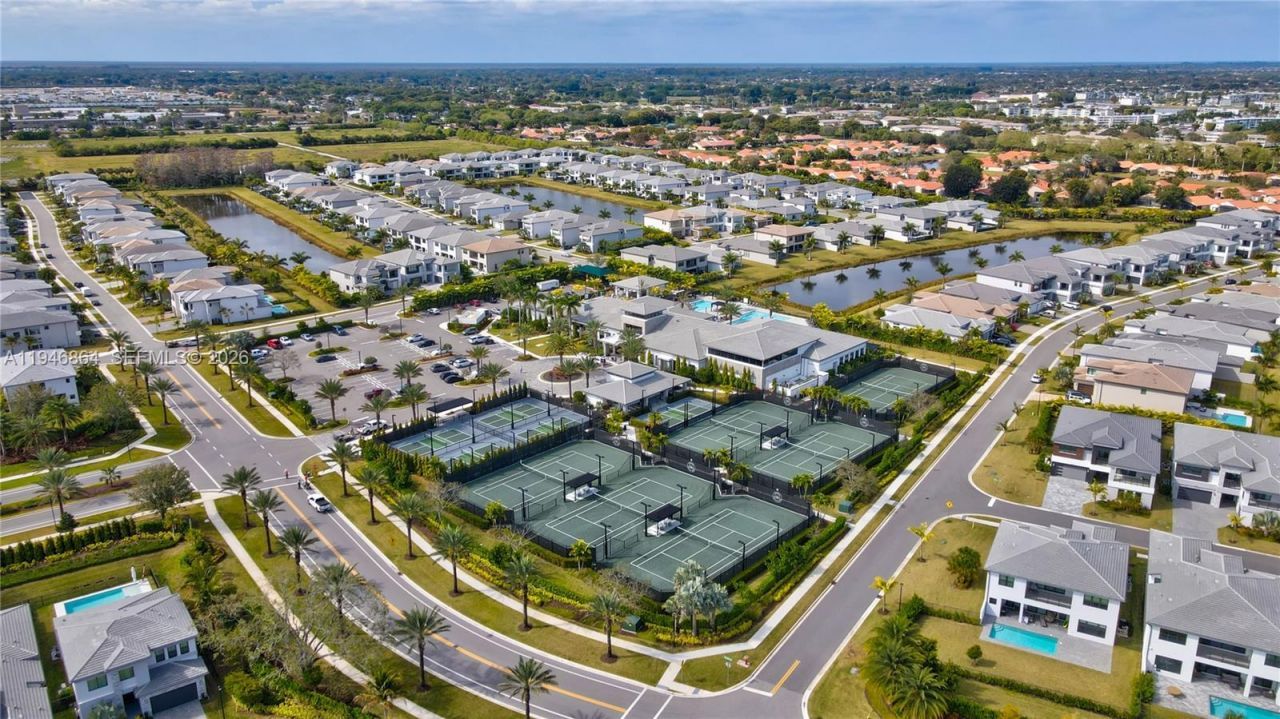 8371 Essex Country Club Dr, Boca Raton, FL 33434 Photo