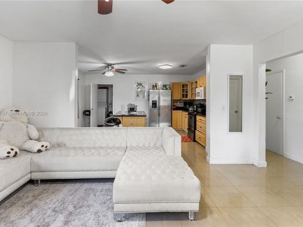 45 NE 186th Ter , Miami, FL 33179