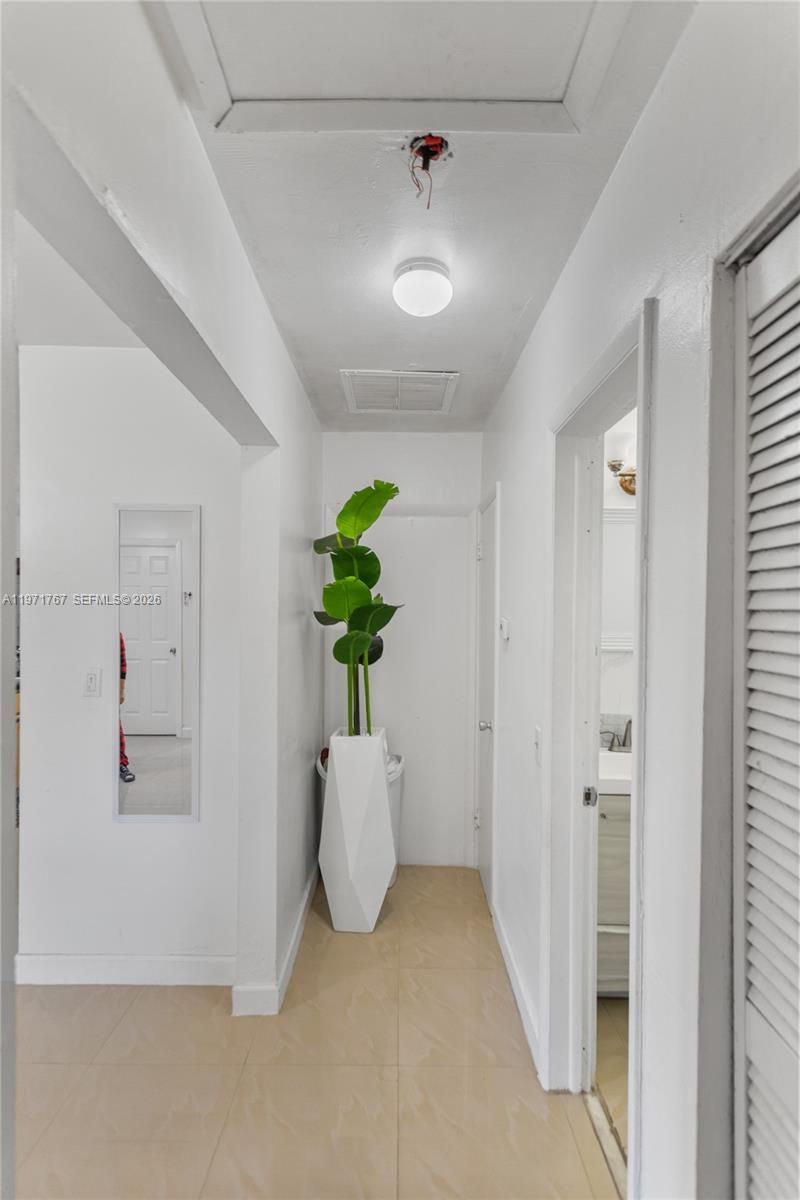 45 NE 186th Ter, Miami, FL 33179 Photo