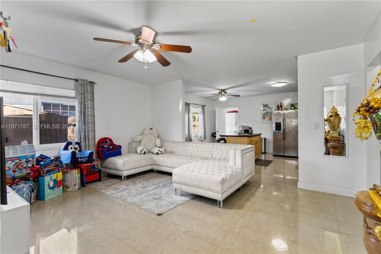 45 NE 186th Ter, Miami, FL 33179 Photo