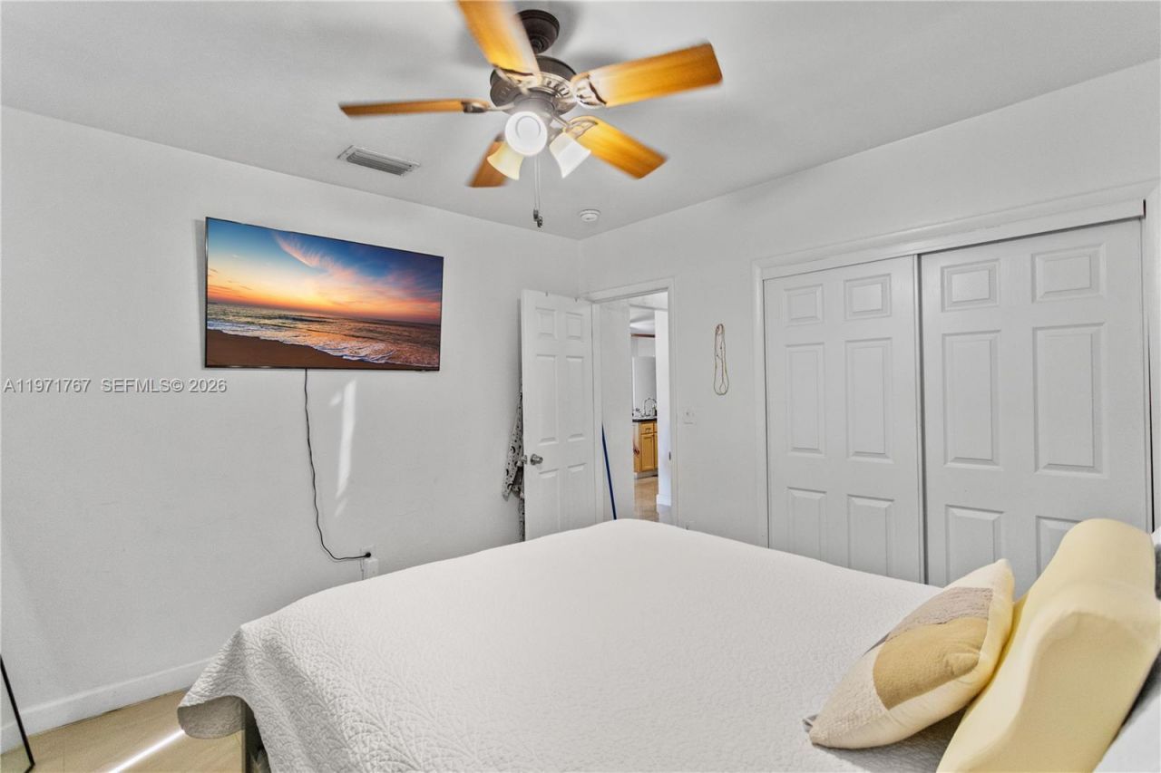 45 NE 186th Ter, Miami, FL 33179 Photo