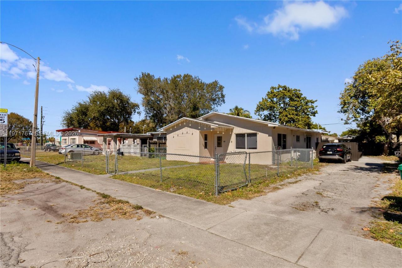 45 NE 186th Ter, Miami, FL 33179 Photo
