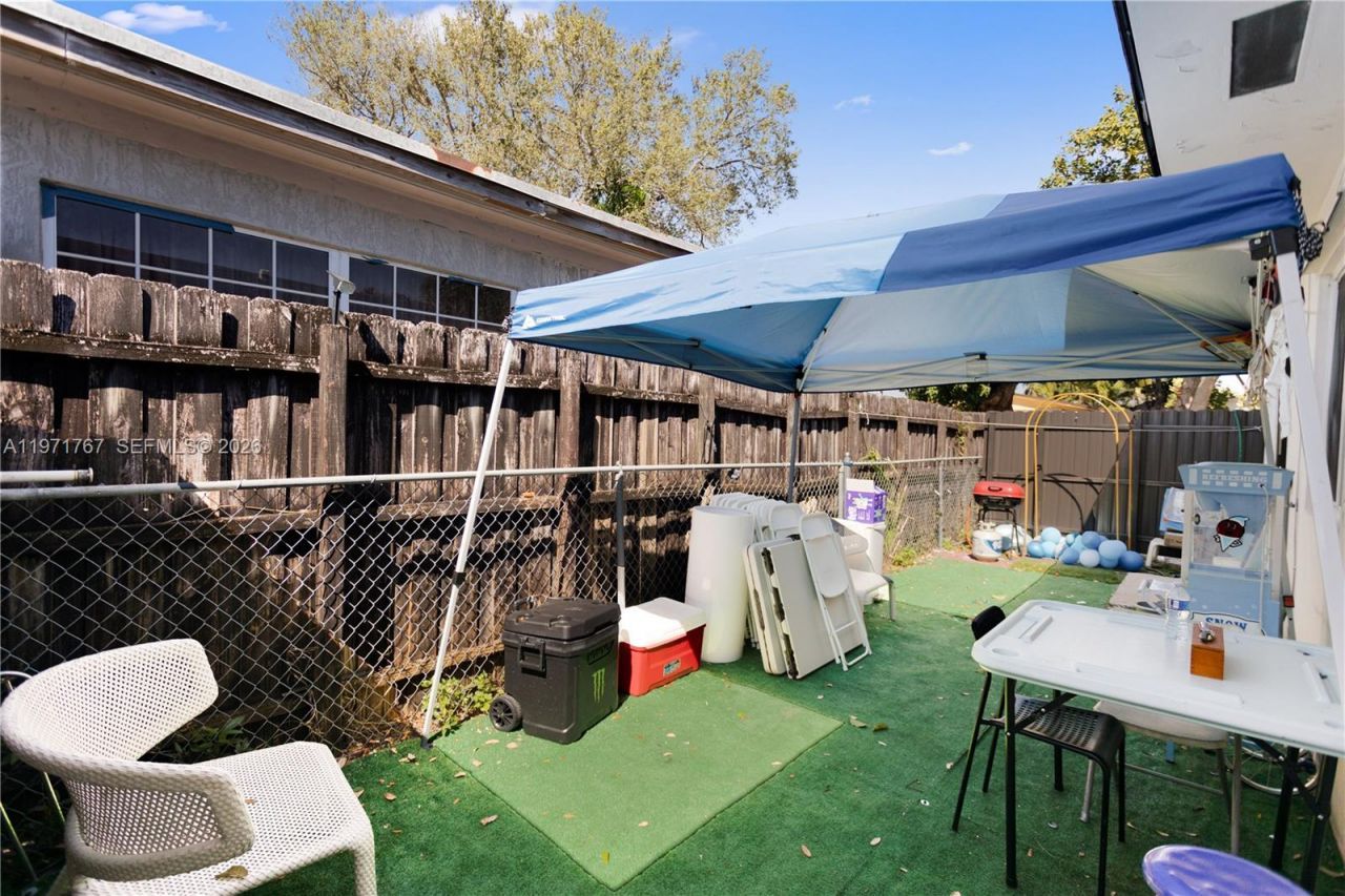 45 NE 186th Ter, Miami, FL 33179 Photo