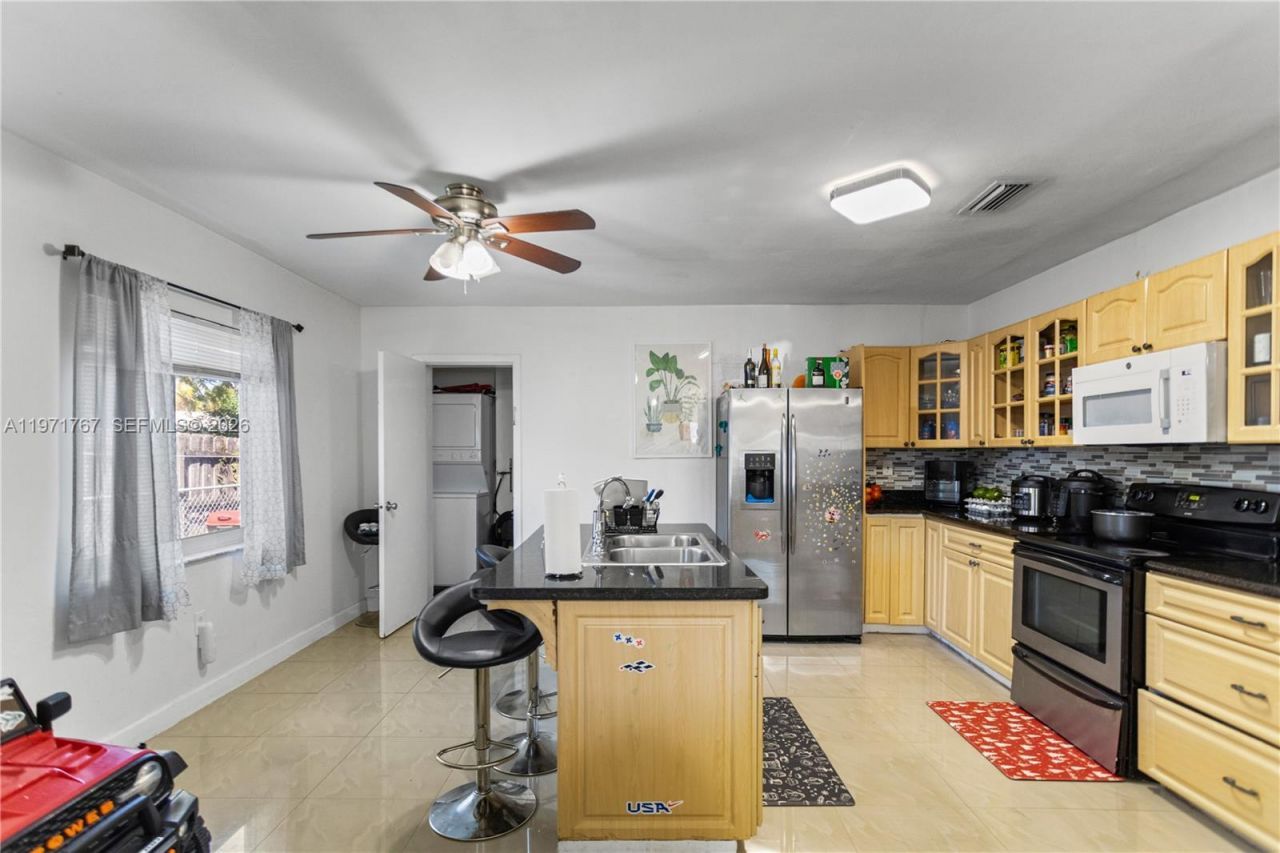 45 NE 186th Ter, Miami, FL 33179 Photo