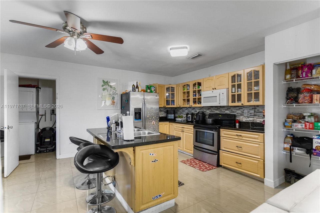 45 NE 186th Ter, Miami, FL 33179 Photo