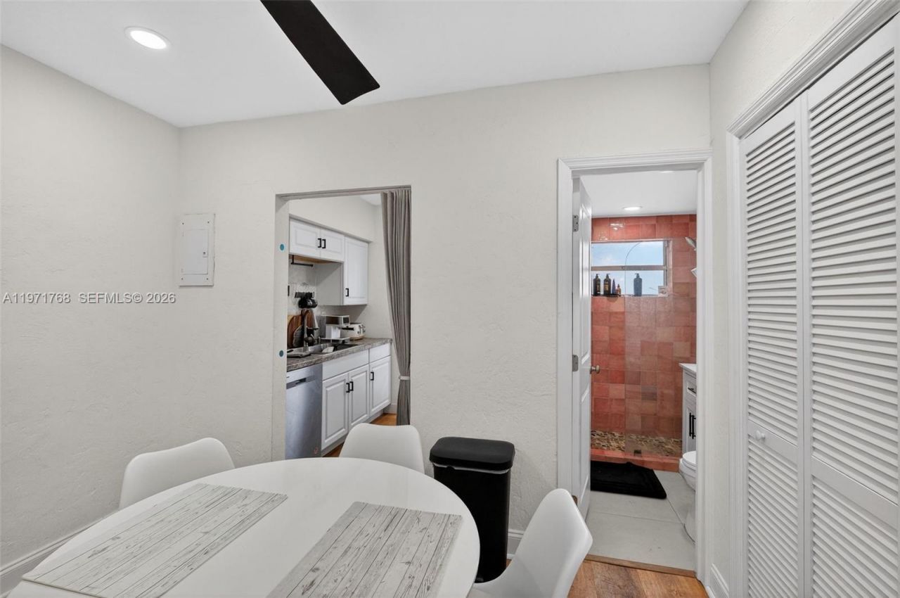 911 Meridian Ave, Unit 106, Miami Beach, FL 33139 Photo