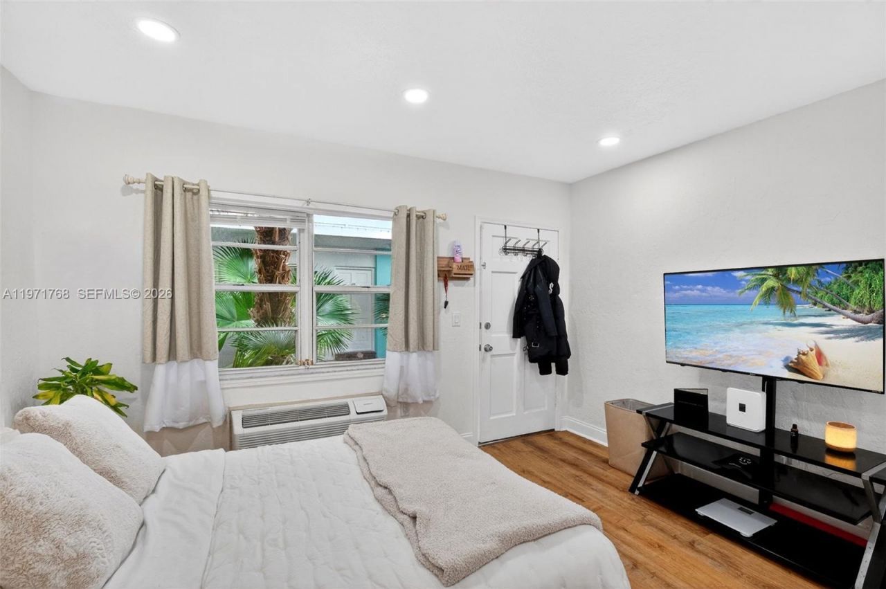 911 Meridian Ave, Unit 106, Miami Beach, FL 33139 Photo