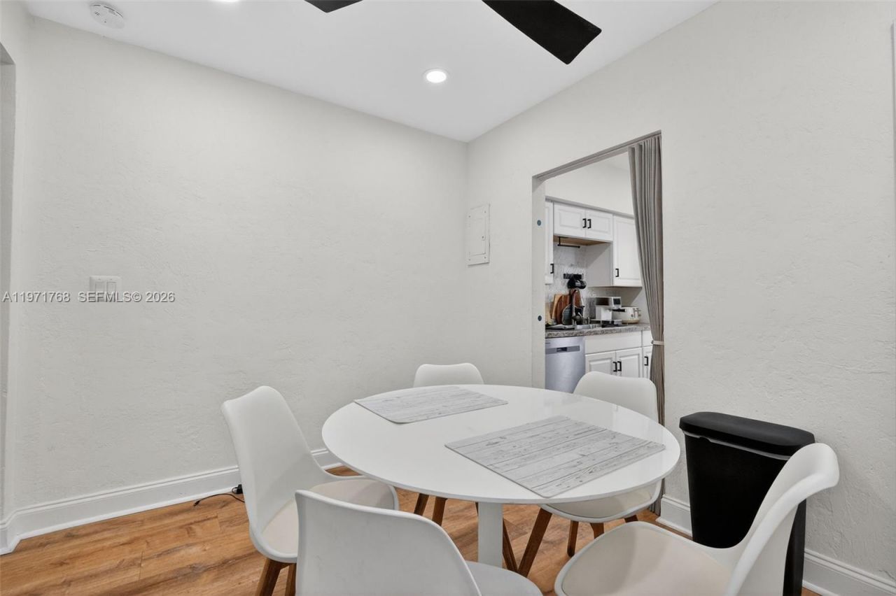 911 Meridian Ave, Unit 106, Miami Beach, FL 33139 Photo