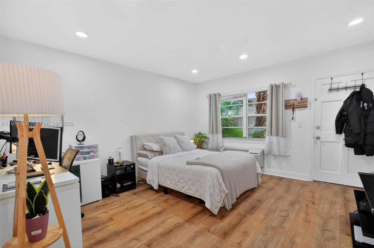 911 Meridian Ave, Unit 106, Miami Beach, FL 33139 Photo