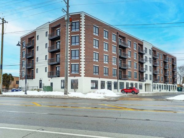 9201 Milwaukee Avenue N, Unit 202, Niles, IL 60714