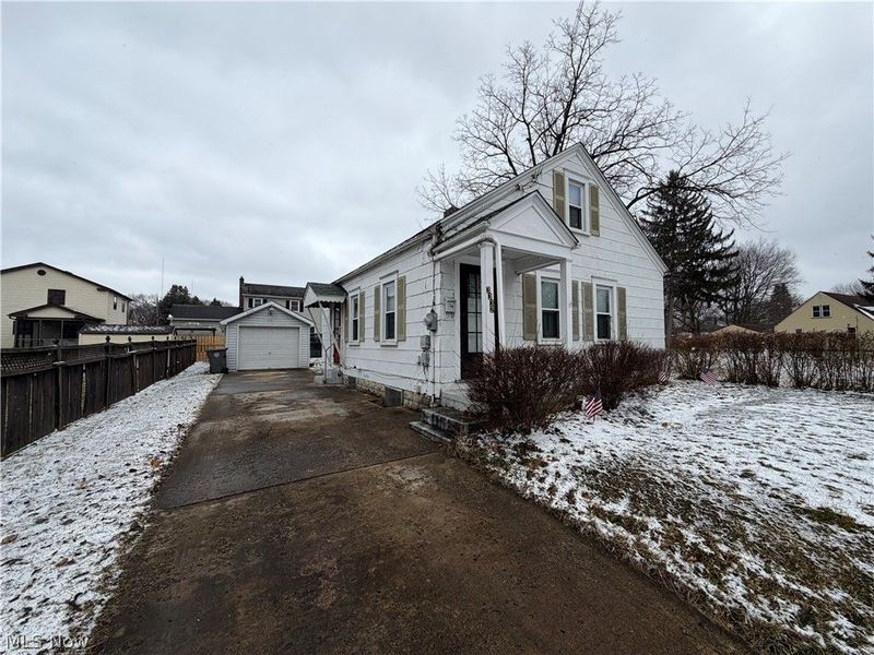 3332 Sheridan Road, Youngstown, OH 44502 Photo 2