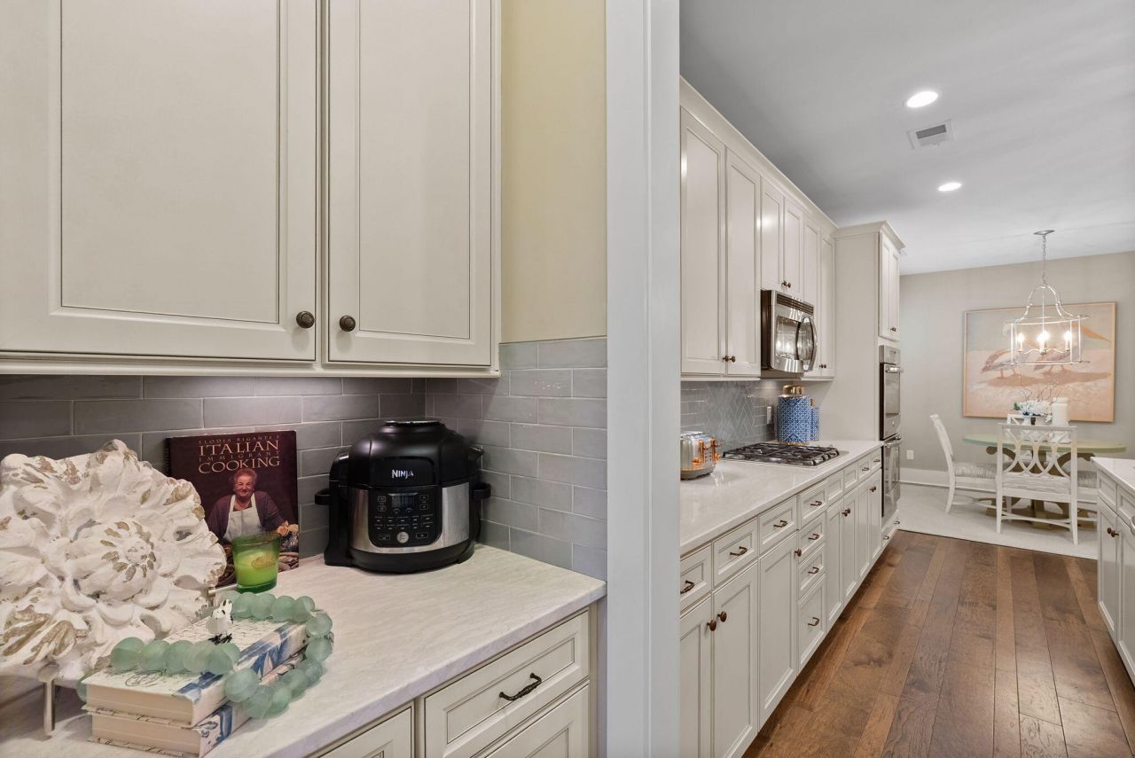 3010 Cross Vine Lane Photo 4